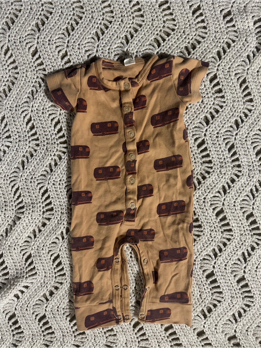 kate quinn Tan Romper with Brown Camper Print 6-12m